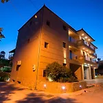 Lotos Appartement Potos